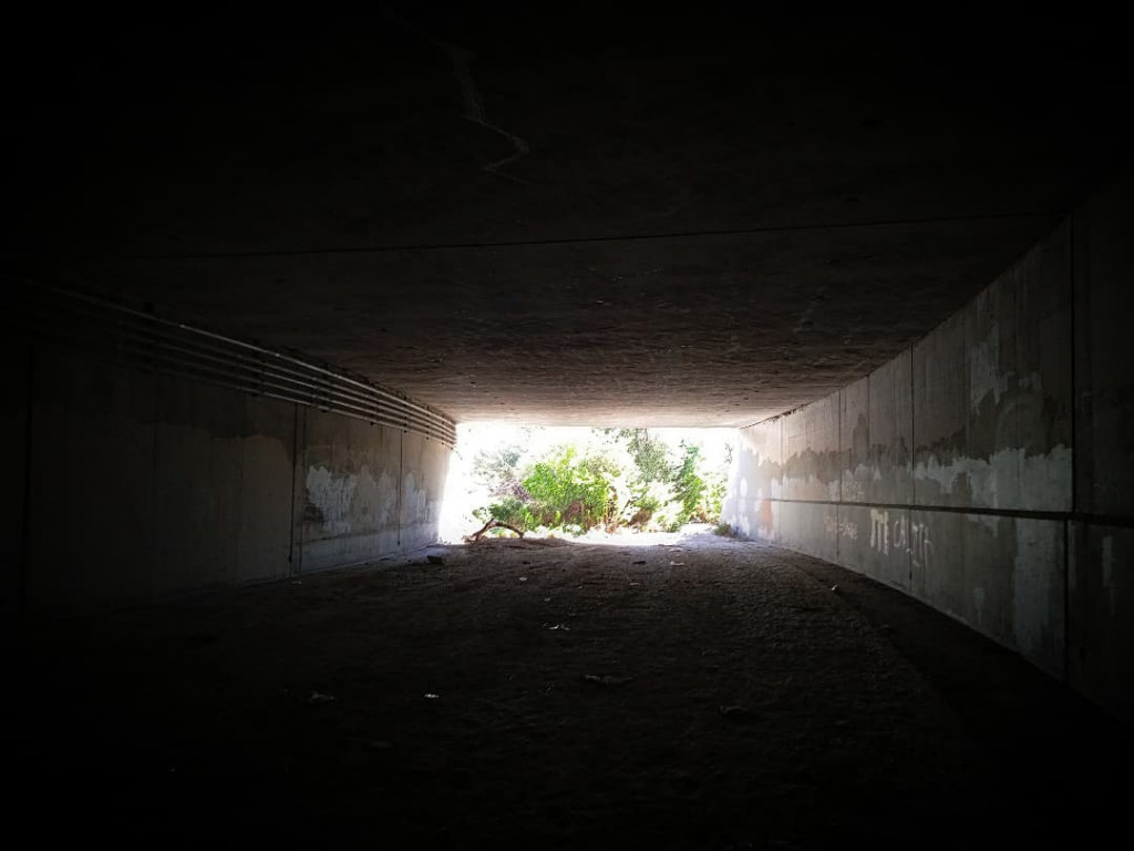 PCT tunnel under the 15
